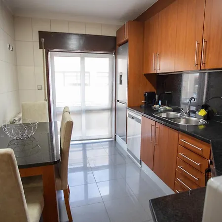 Apartment Matriz Iii - T3 No Centro De